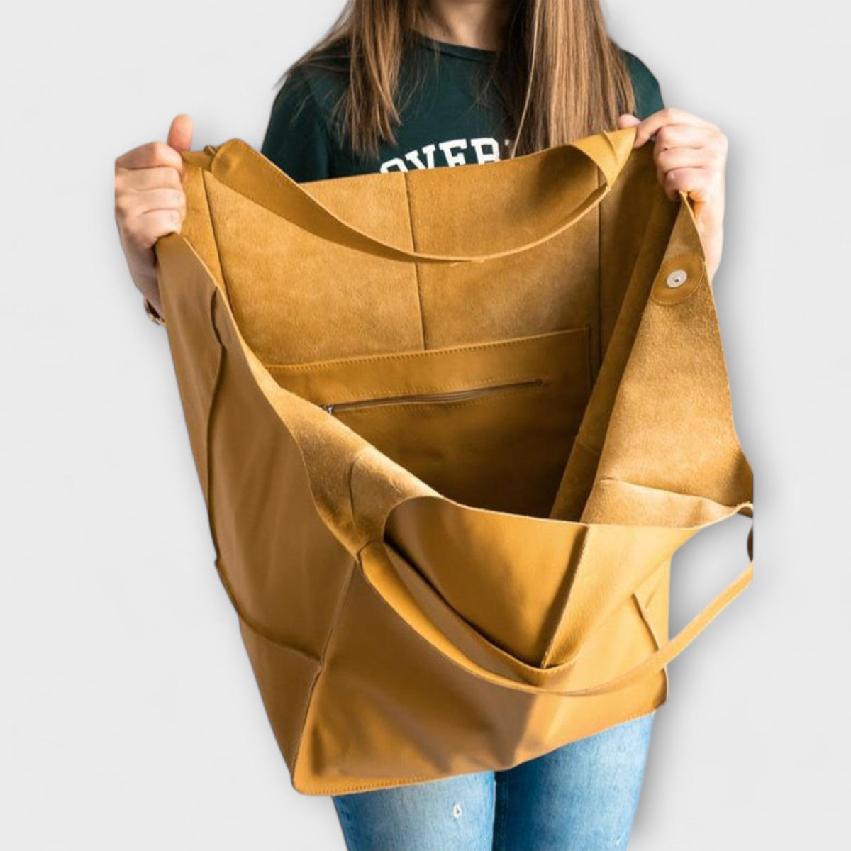 Urania | Oversized Leather Weekender Bag for Women