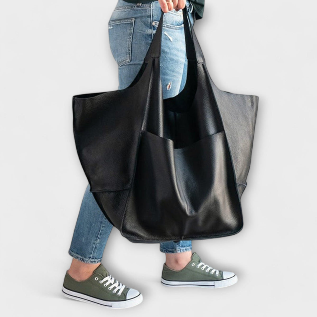 Urania | Oversized Leather Weekender Bag for Women