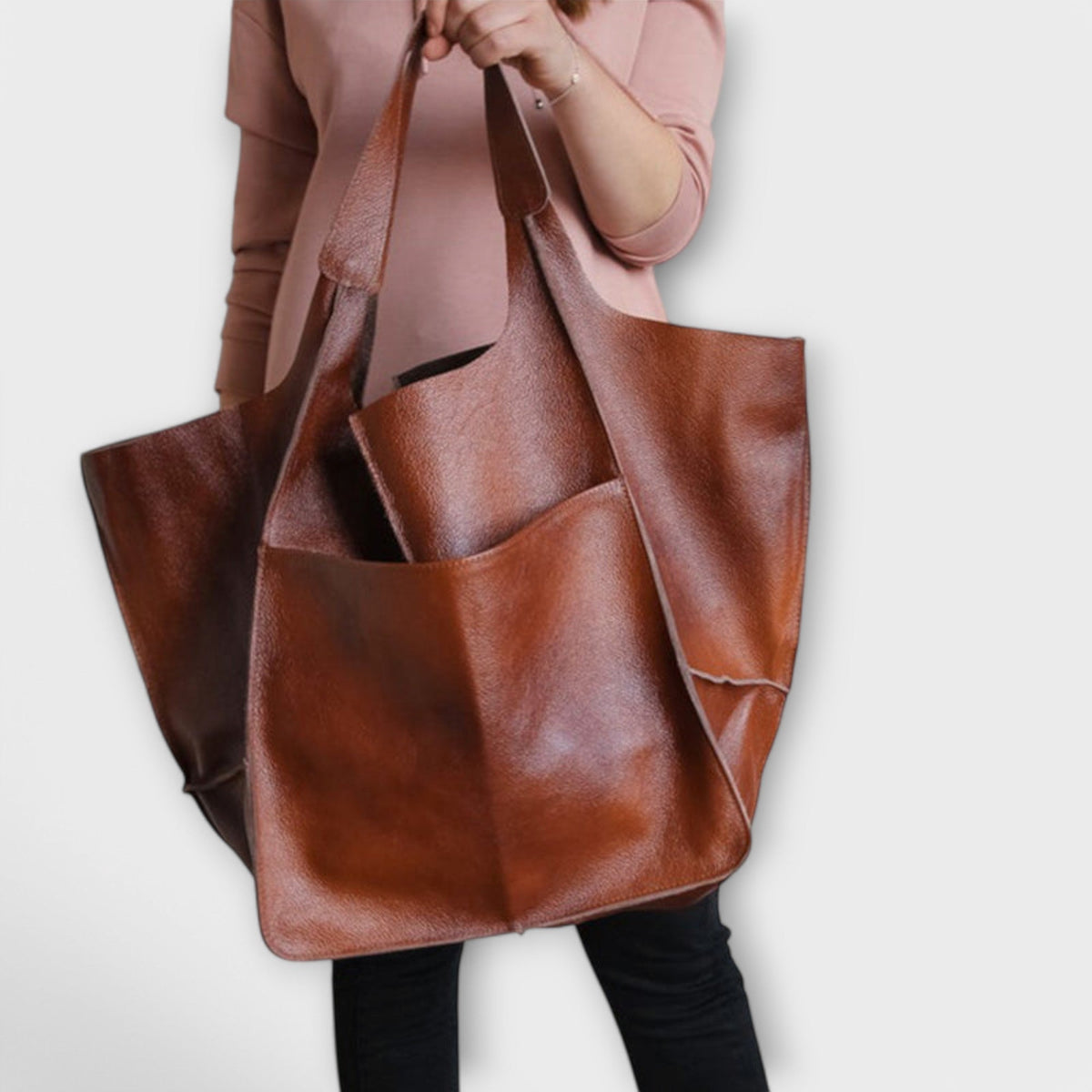 Urania | Oversized Leather Weekender Bag for Women