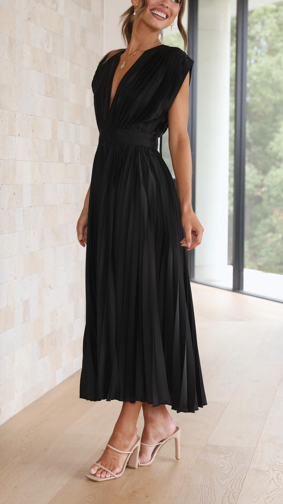 Kaitlyn | Pleated V-Neck Midi Wedding Guest Dress